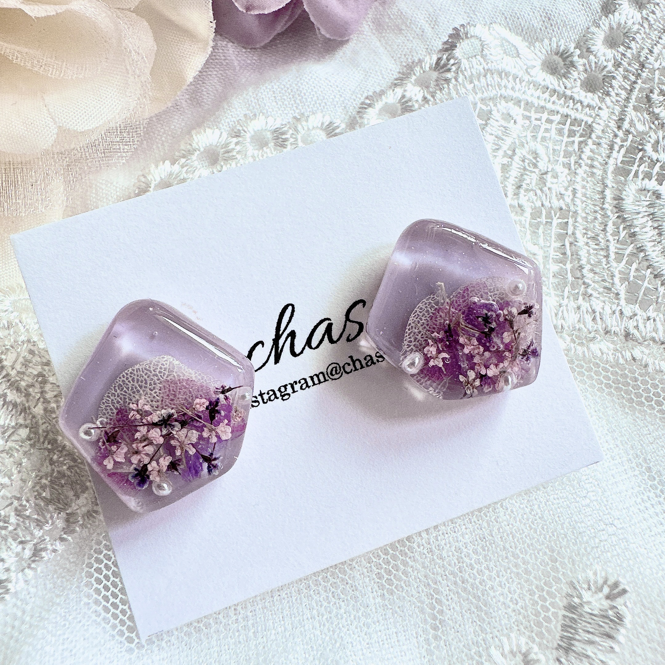 【新作】♡香水瓶レジン　薔薇などお花たっぷりピアス　イヤリング 小花がかわいいドライフラワーレジンピアス イヤリング ピアス