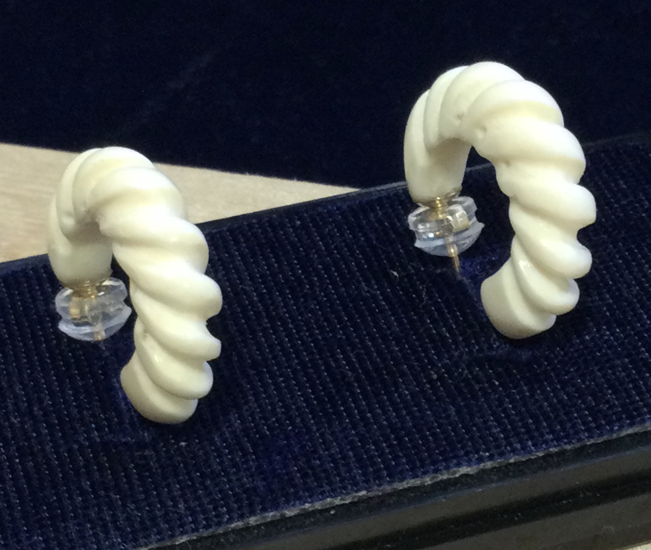 ☆本象牙ピアス（14kgf使用）※A-109