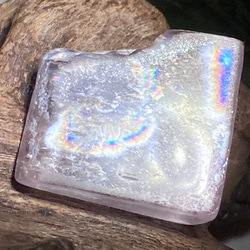 愛を進化させる石✨　レインボー　クンツァイト　タンブル　原石 1枚目の画像