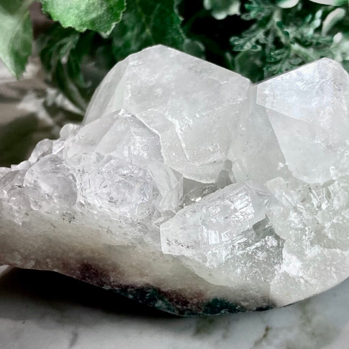 天使の水晶✨　レインボー　アポフィライト　ラフストーン　原石　クラスター 天使の水晶✨レインボーアポフィライトラフストーン原石クラスター