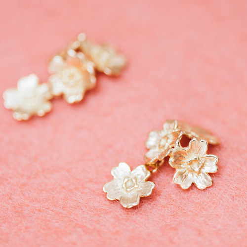 桜 K18ゴールド or プラチナ (花4輪) ピアス (ピアスのみ