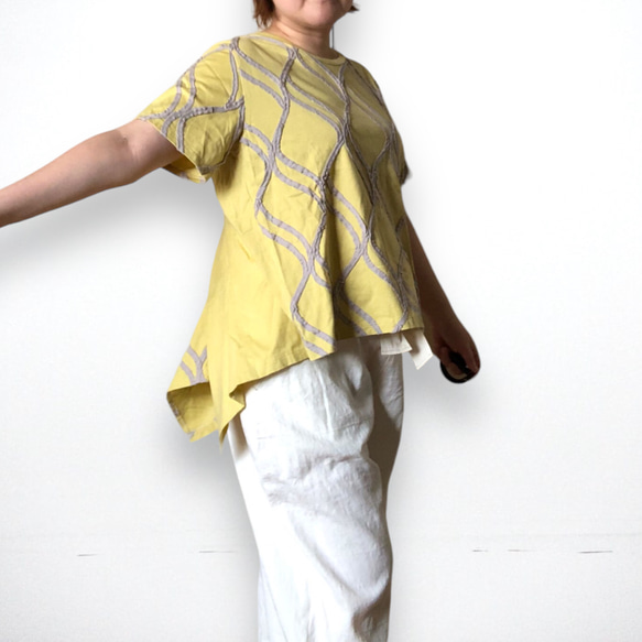 背中で揺れる裾が特徴アミアミフィッシュテールTシャツ綿カットソーLサイズ 4枚目の画像