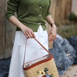 手刺繍草編みバッグ かご トート ショルダー バッグ 3枚目の画像