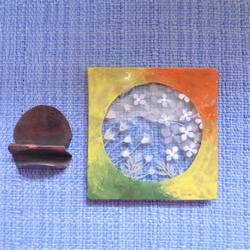【丸窓】GLASS白灰釉mini絵画　スタンド付き　インテリア　野の花　一点物 2枚目の画像