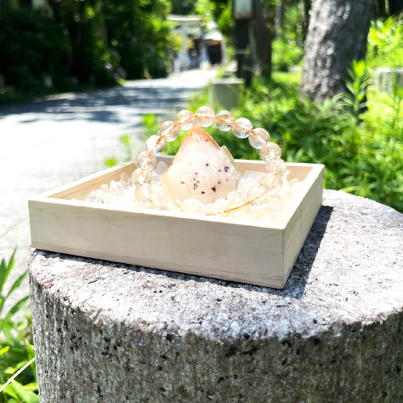 虹の光とかくれんぼ♪ゴールドルチルブレスレット♪10mm粒!!レインボー入り金針水晶が神秘的です/レディース メンズ