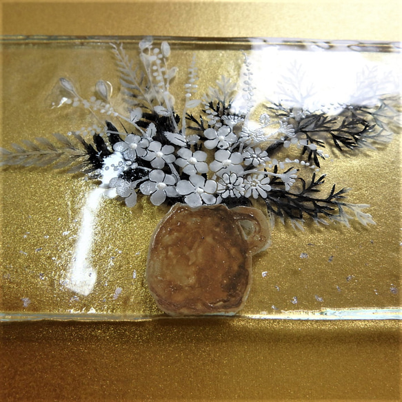 【花びん-茶】GLASS白灰釉mini絵画　スタンド付き　インテリア　野の花　一点物 5枚目の画像