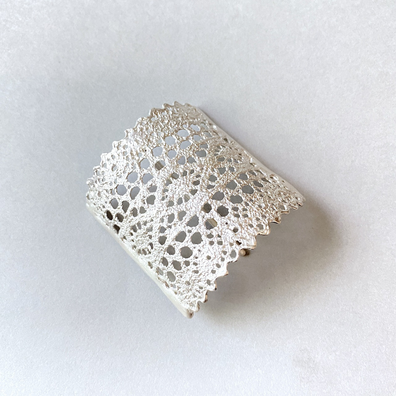 クロシェレリーフポニーフック　silver925