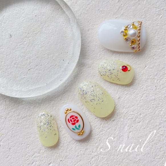 【No.23】beauty and the beast  nail 1枚目の画像