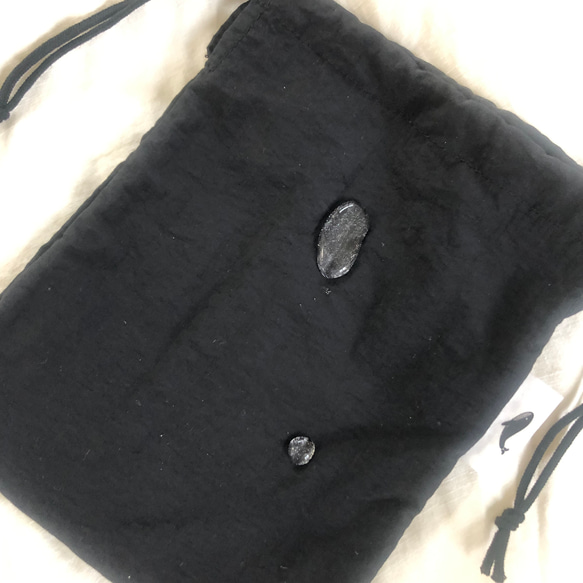 石巻縫物舎 【再販2】撥水ナイロンタフタの巾着トートバッグ　ブラック 10枚目の画像