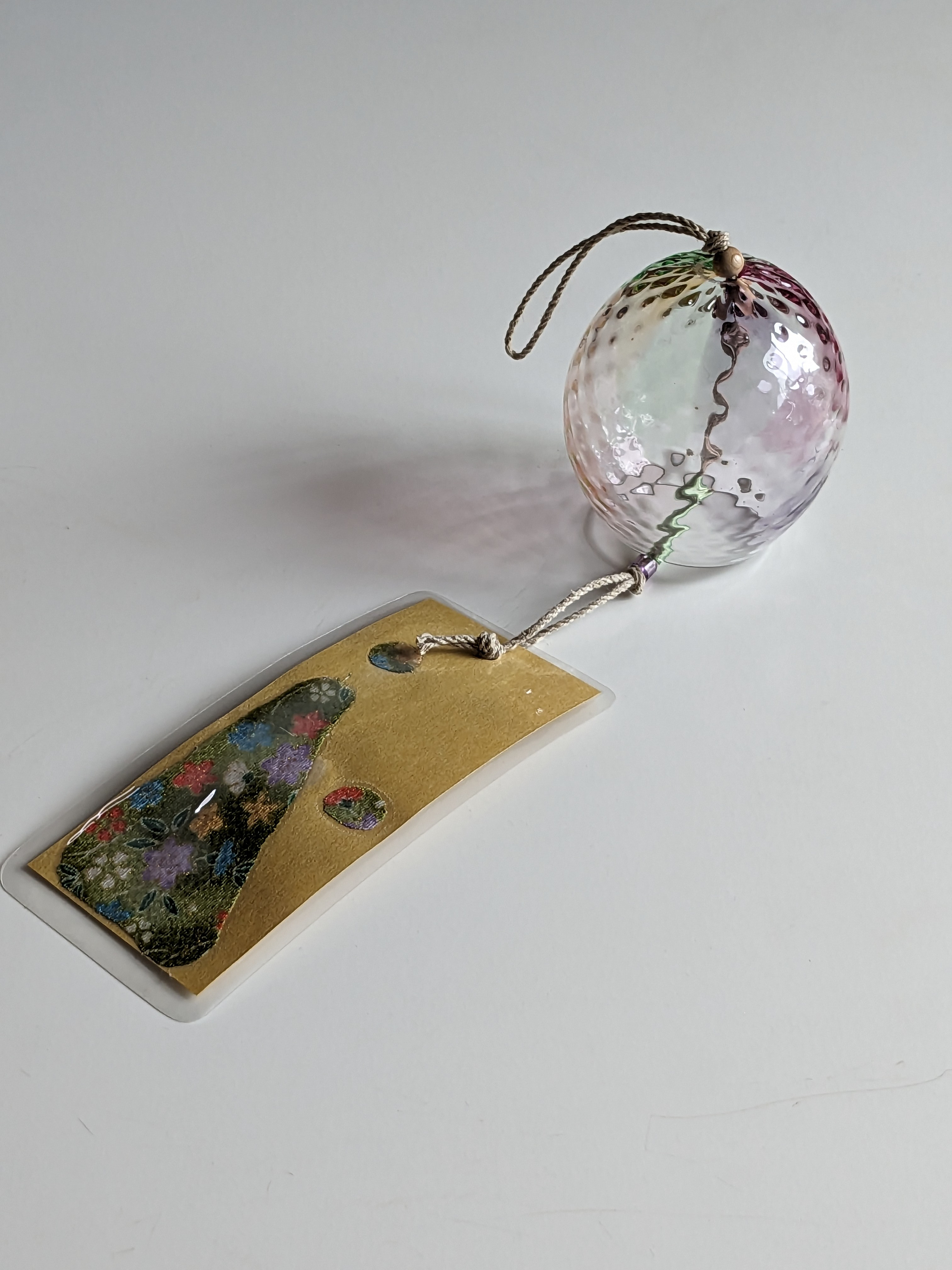 虹色花です。 虹色風鈴【夕凪】 風鈴 marumari 通販 16196375｜Creema(クリーマ)