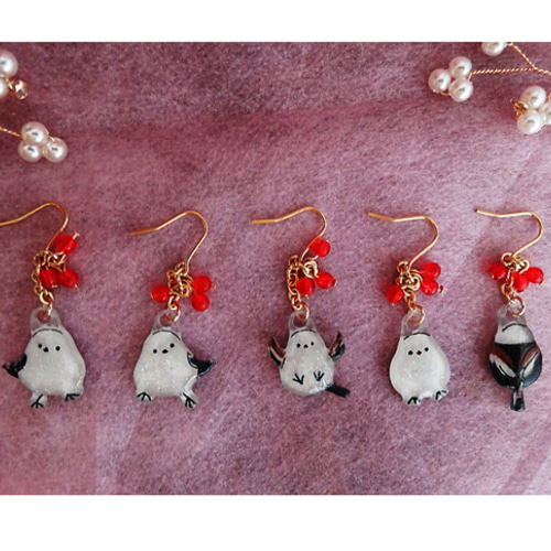 シマエナガと赤い実のピアス◇◇～組み合わせ自在～◇◇ ピアス