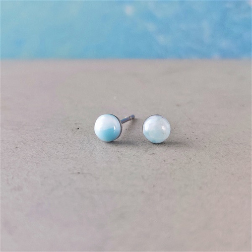 ４ｍｍ ！ラリマー ラウンドカボションピアス 【金属アレルギー対応