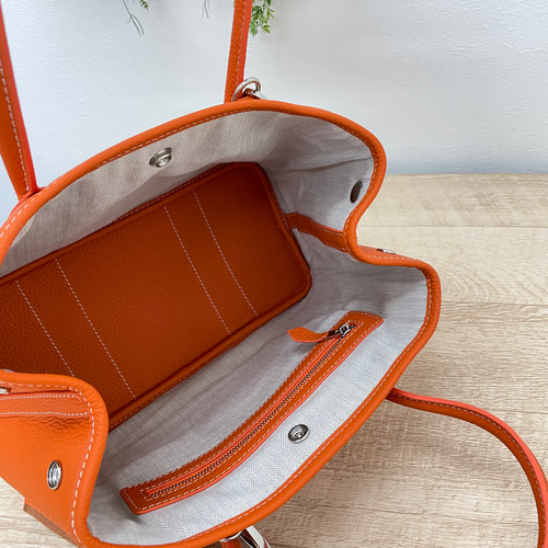 美品 ブルガリ レザー トートバッグ ロゴ型押し フラップ マグネット オレンジ 美品 ブルガリ レザー トートバッグ ロゴ型押し フラップ