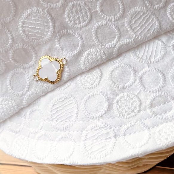【プレゼントにオススメ】コットンのホワイトサークル刺繡キャスケット/Ⅿサイズ(58㎝） 3枚目の画像