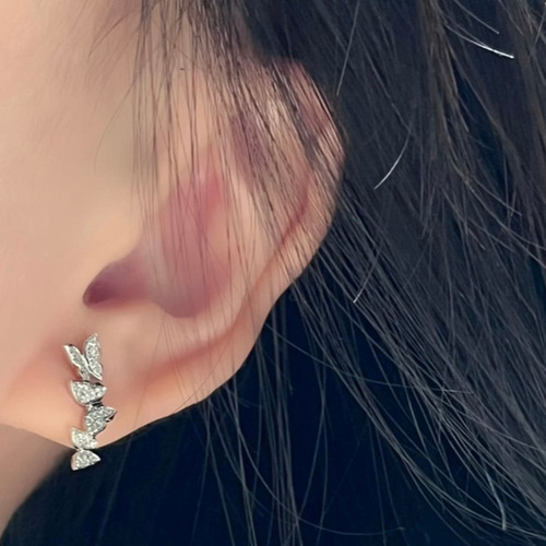 サイン・掲示用品 パネル 蝶々モチーフ アンバランスピアスk18 | ochge.org