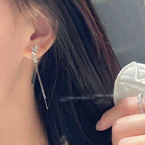 サイン・掲示用品 パネル 蝶々モチーフ アンバランスピアスk18 | ochge.org