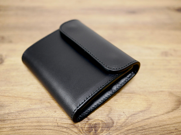 イタリアンレザーのコンパクトなお財布　ポケットウォレット　ブラック 7枚目の画像