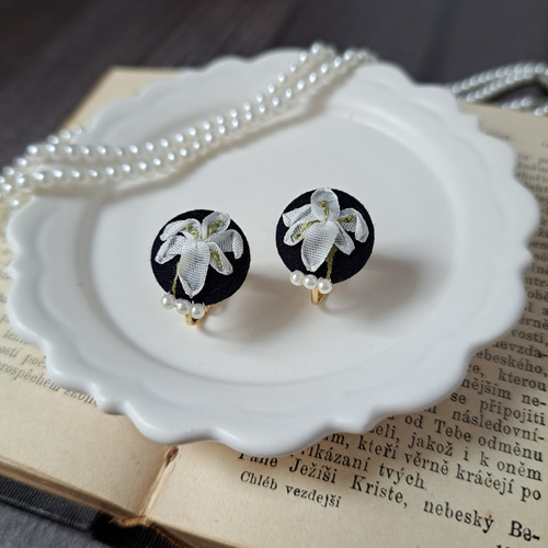 淑やかな百合 リボン刺繍 イヤリング/ピアス イヤリング