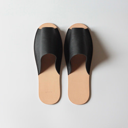 足に馴染むレザースリッパ「Slippers (Wsole / black)」 1枚目の画像