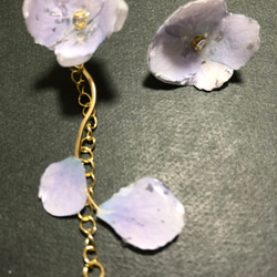 紫陽花の揺れるピアス・イヤリング 2枚目の画像