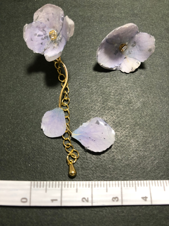 紫陽花の揺れるピアス・イヤリング 3枚目の画像