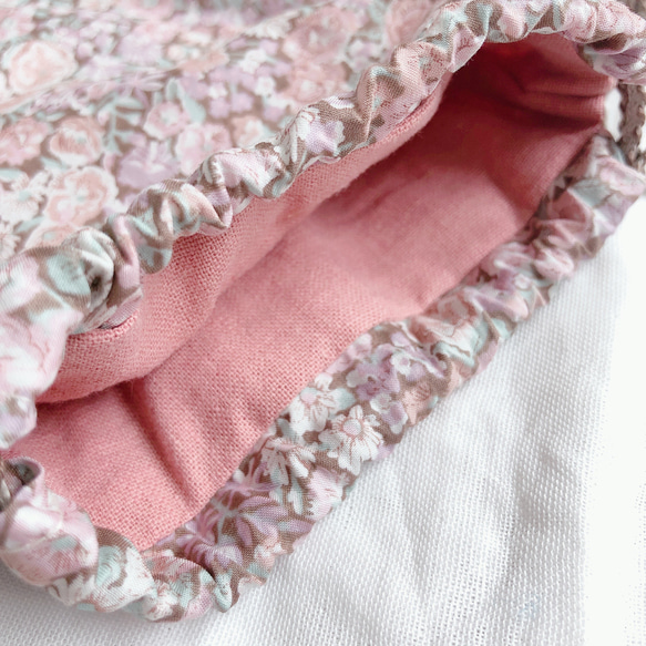 【リバティ生地使用】パッチワークのまんまる巾着(ピンク系) 4枚目の画像