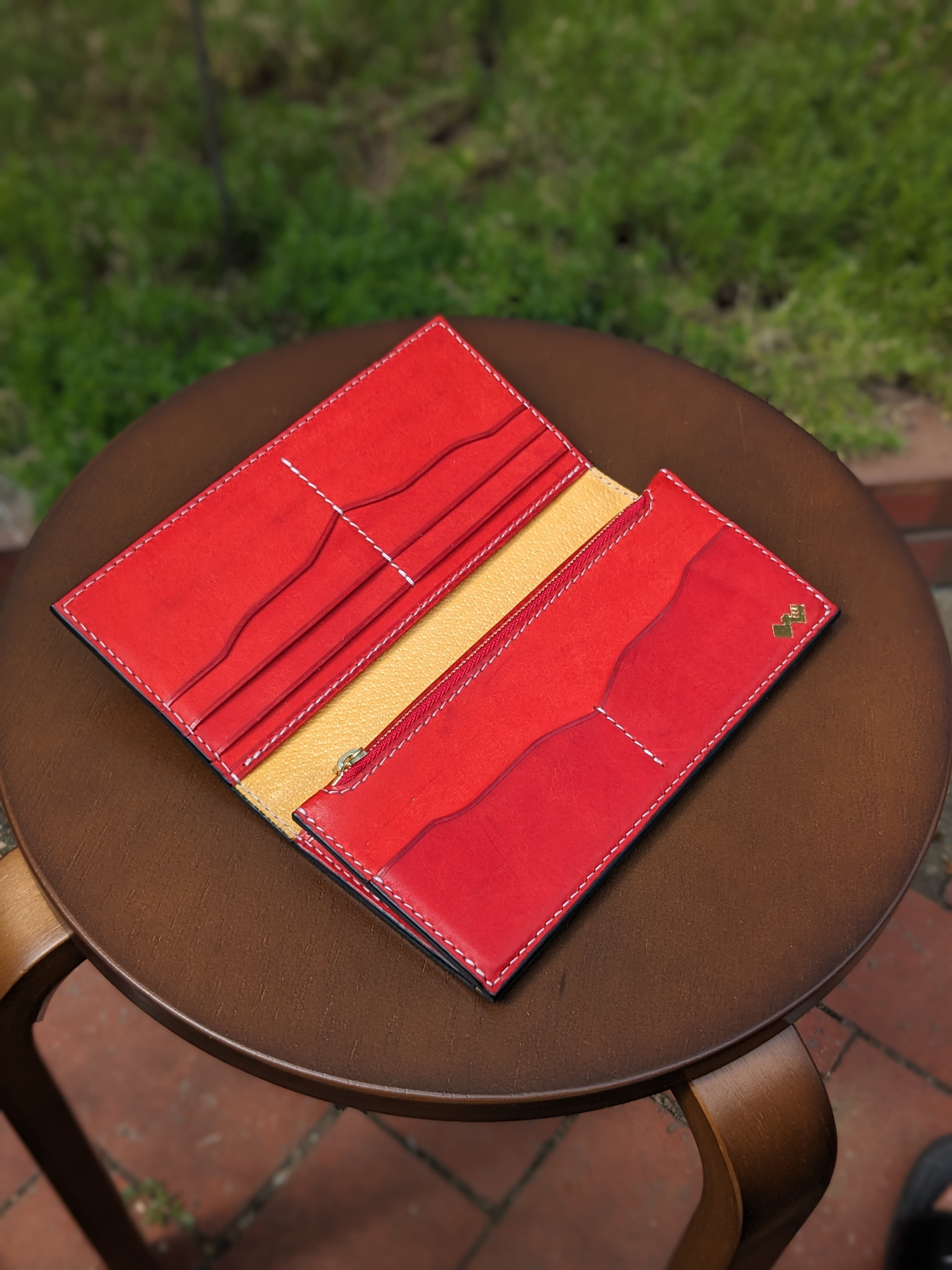 レザー　本革　ロングウォレット(長財布） レッド