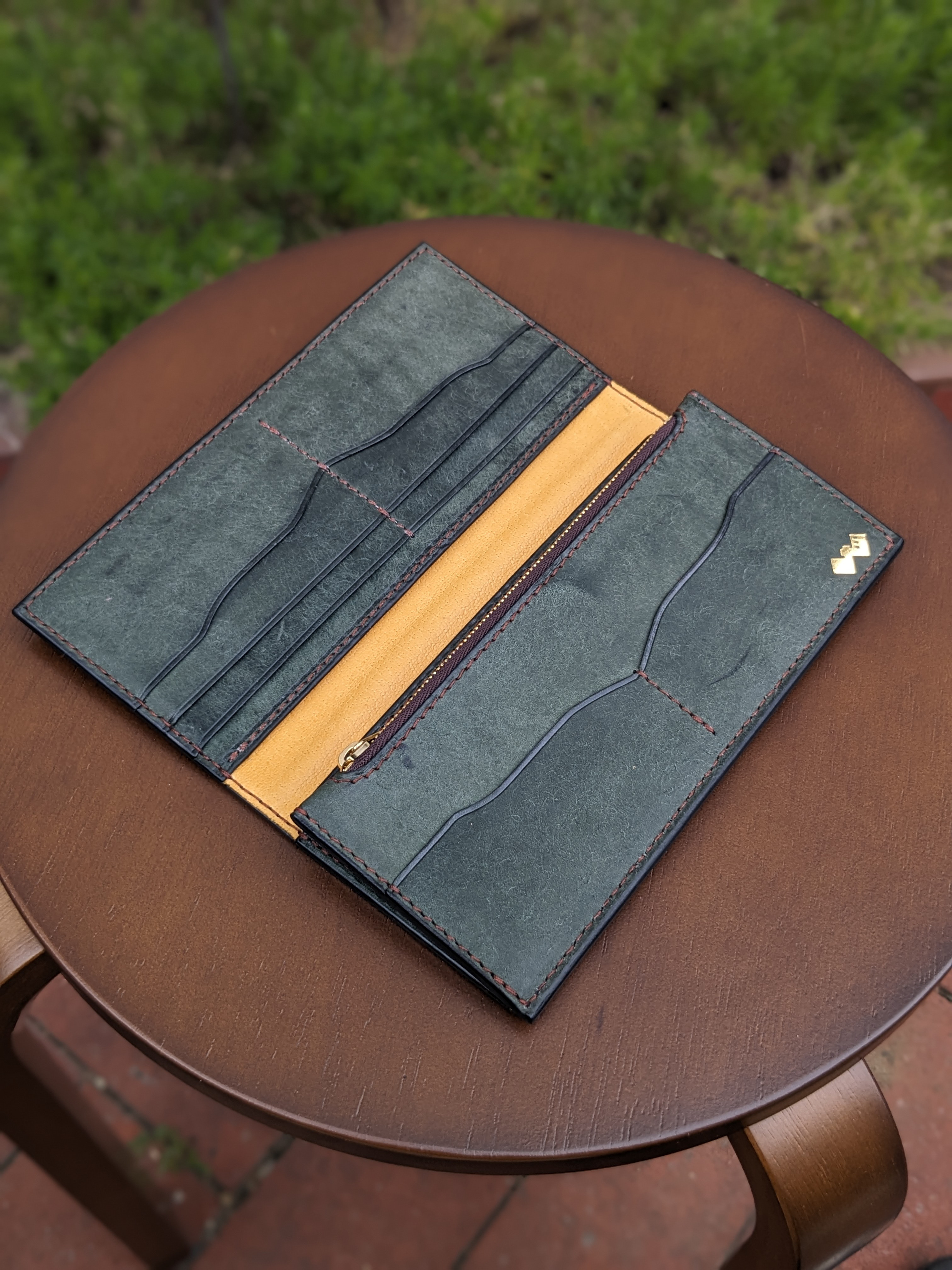 レザー　本革　ロングウォレット(長財布） モスグリーン