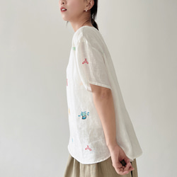 【夏の支度】100%リネン*生活感溢れる小道具アイコンの刺繍、着るだけでハッピーな気分になれる♪*ホワイトT-101W 3枚目の画像