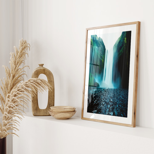 アートポスター 神秘的な滝景色 エメラルドグリーン 癒しの水景 自然