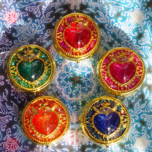 変身アイテム！魔法少女のつやぷくピルケース（5色セット） その他