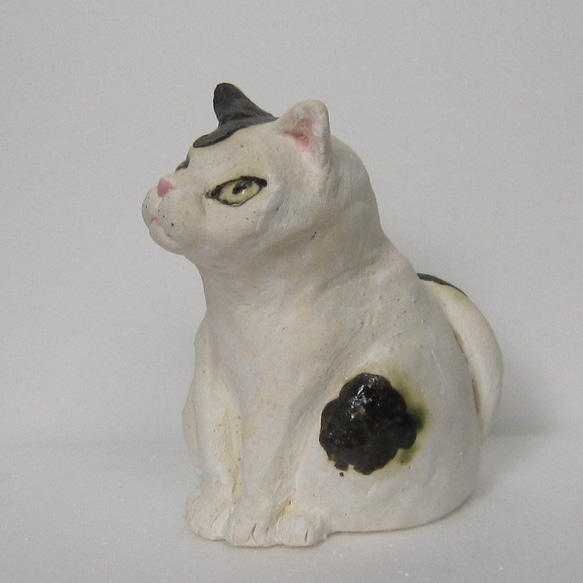 座り黒ブチ　MINI猫　1点物　陶器　置物　c-5 4枚目の画像