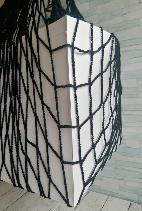 かなり大きいネットバッグ　手編み　黒　コットン　かぎ針編み 2枚目の画像