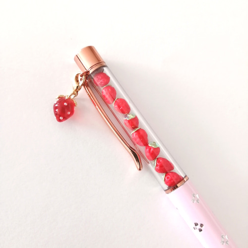 大人気【かわいい苺チャーム♡】 いちご チャーム マスク