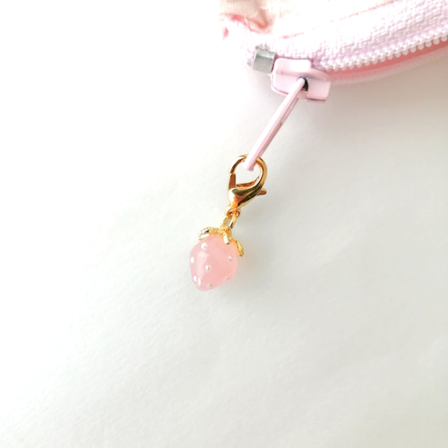 大人気【かわいい苺チャーム♡】 いちご チャーム マスク
