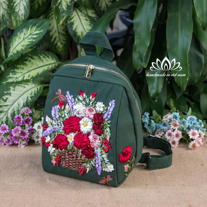 お花手刺繍リュックサック リュック・バックパック ハナ ナイス お花手刺繍リュックサック リュック・バックパック ハナ ナイス
