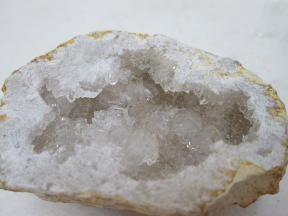 No.CR-12　天然石　原石　水晶ジオード　７６ｇ 4枚目の画像