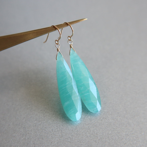 半額SALE・残1】大粒 極上 アマゾナイト AAA 14kgf 花緑青色のピアス