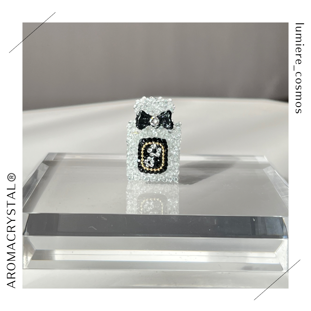 キラキラお花とリボンが可愛い♡アロマクリスタル香水瓶・ブローチ（アロマオイル付き）