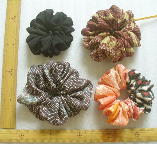 ハンドメイド シュシュ ４個セット | www.scoutlier.com