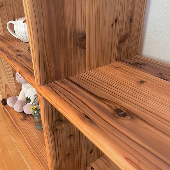 【全ての角が丸い】 木製　本棚　十字型　収納棚 カラーボックス　飾り棚　絵本棚　シェルフ　杉材（四升）サイズオーダー可 カウンター　手元隠しカウンター K2440340673(18720円)