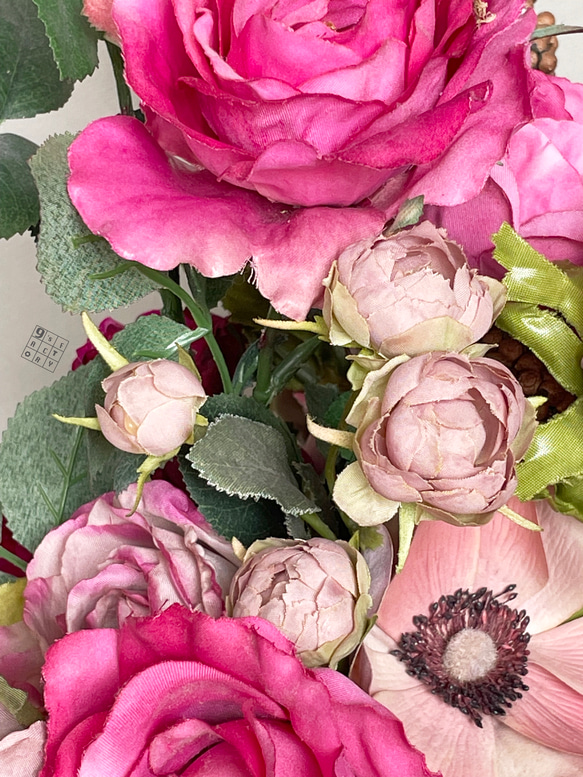 フューシャのバラとアネモネのアンティークアレンジメント〜le château de rose 11枚目の画像