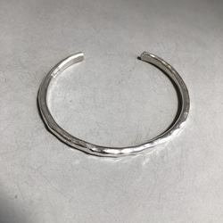 silver bangle 4mm 丸棒タイプ /シルバー/バングル/槌目/シンプル 5枚目の画像