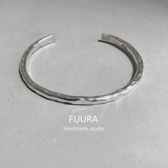 silver bangle 4mm 丸棒タイプ /シルバー/バングル/槌目 silver bangle 4mm 丸棒タイプ /シルバー/バングル/槌目