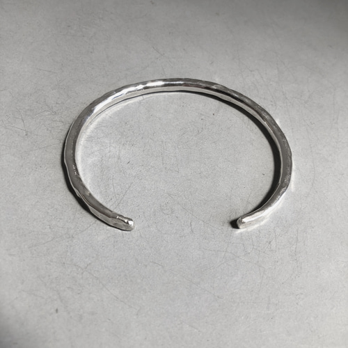 silver bangle 4mm 丸棒タイプ /シルバー/バングル/槌目 silver bangle 4mm 丸棒タイプ /シルバー/バングル/槌目
