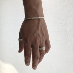 silver bangle 4mm 丸棒タイプ /シルバー/バングル/槌目/シンプル 8枚目の画像