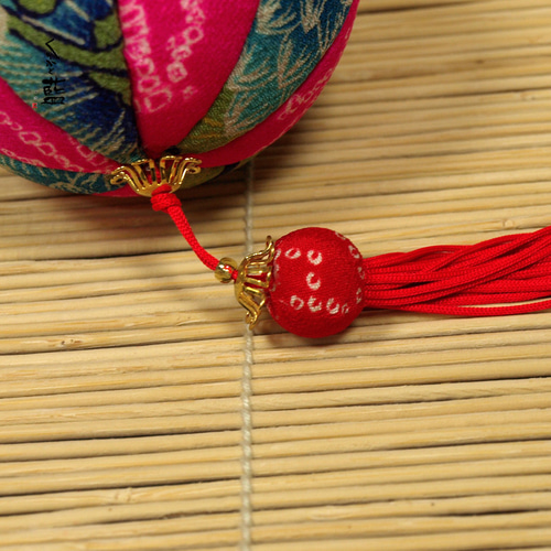 毬飾り 木目込み ちりめん細工 古布 時代縮緬 黒台別売り s2191 その他