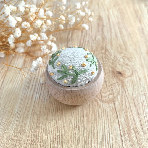 刺繍リボンのピンクッション No.23