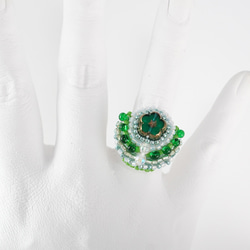 健談戒指 154 一種尺寸適合大多數串珠刺繡戒指 綠花頭頂戒指 第2張的照片