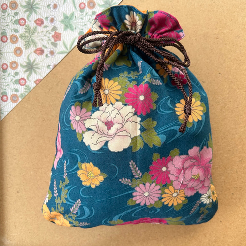 和柄 巾着袋 ブルーグリーンの花柄 Mサイズ 裏付き ポケット付き 巾着 